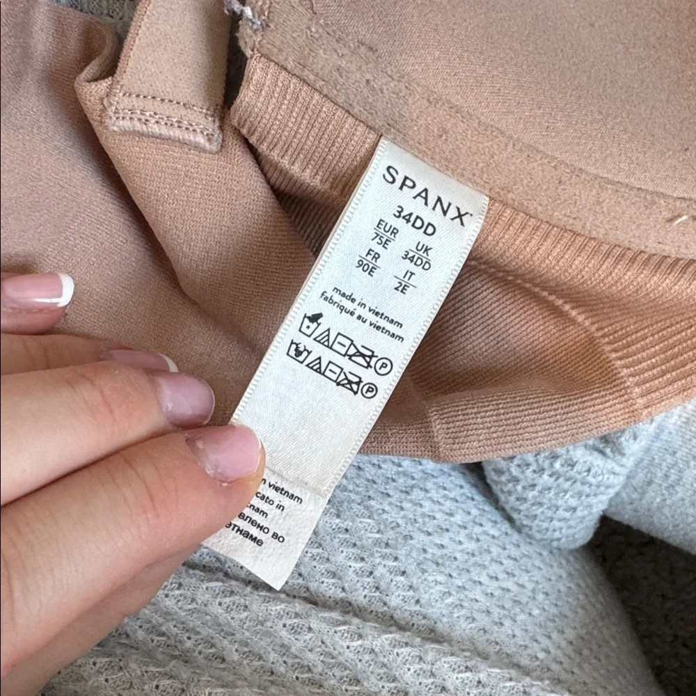 SPANX Bra-Lelluljah Lightly Lined Full Coverage Bra, Nude - Size 34DD - Picture 4 of 5